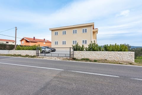 Immediate Surroundings [summer] (<1 km)