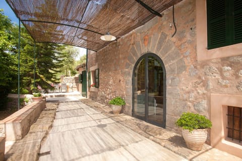 Entrance / Reception