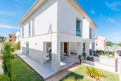 Holiday Home Exterior [summer]