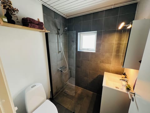 Comfort Studio | Bathroom