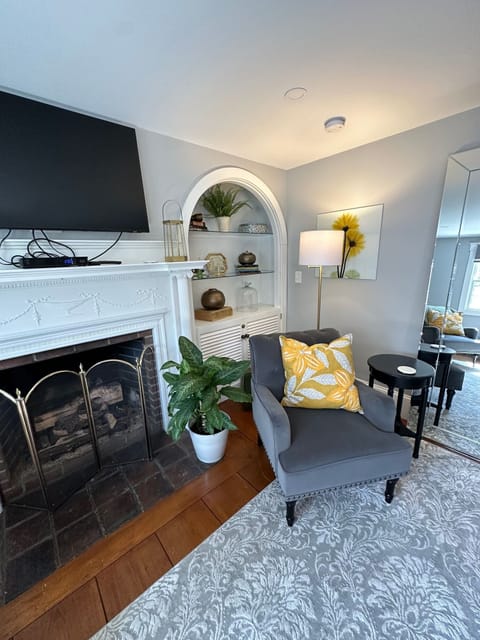 Luxury Room, Patio | Iron/ironing board, free WiFi