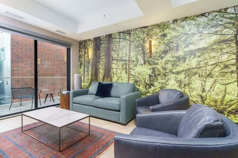 Living Room w/ Sleeper Sofa
