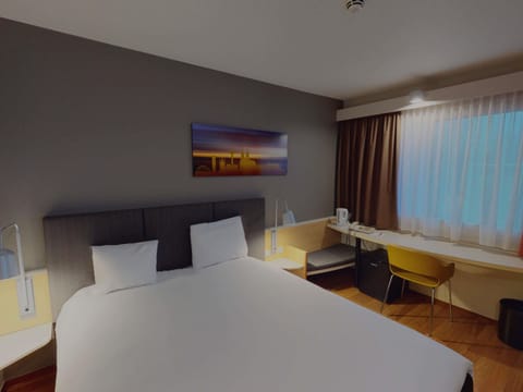 Desk, iron/ironing board, free WiFi, bed sheets