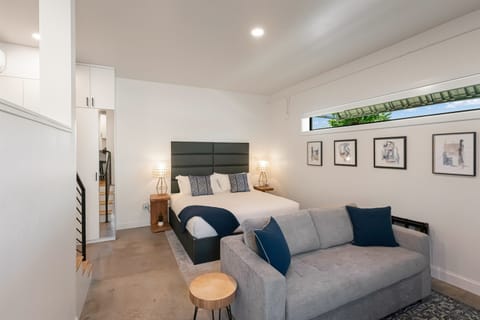 Sleeper sofa + king size bed