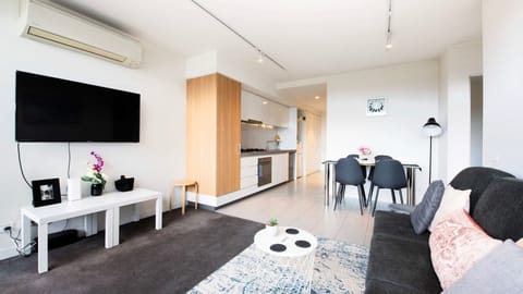 Bright & cozy living space with sleek modern vibes and open-plan comfort.