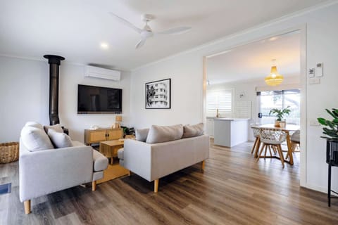 With modern finishes and stylish coastal décor throughout, the property is perfect for families and friends 
