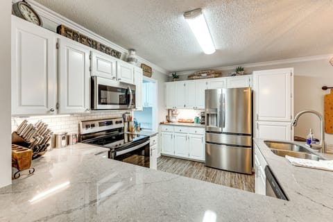 House (3 Bedrooms) | Interior