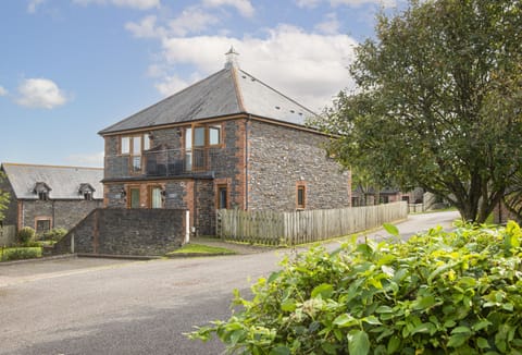 St Andrews, Polzeath: This semi-detached cottage benefits from plenty of facilities at The Point, including a restaurant, tennis court, 18 hole golf course and health club