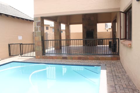 Apartment, 3 Bedrooms, Patio, Garden View | Pool | Outdoor pool