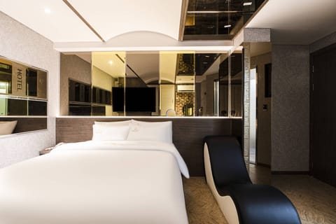 Premium Double Room | Desk, laptop workspace, free WiFi
