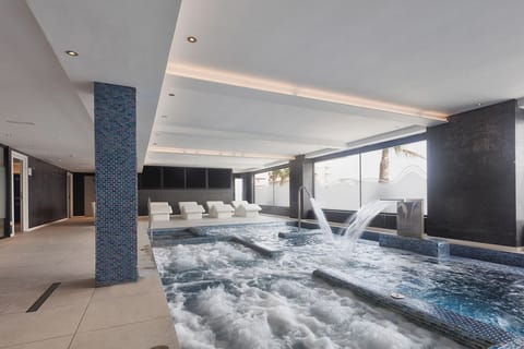 Sauna, steam room, massages