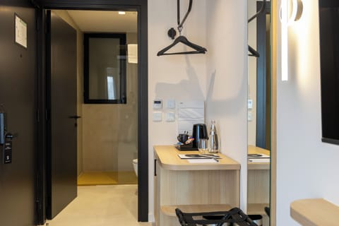 Double Room, Balcony, City View | Soundproofing, free WiFi