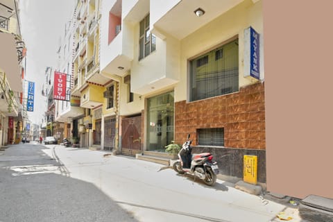 Room, 1 Bedroom, Smoking, Balcony | Parking | Free self parking