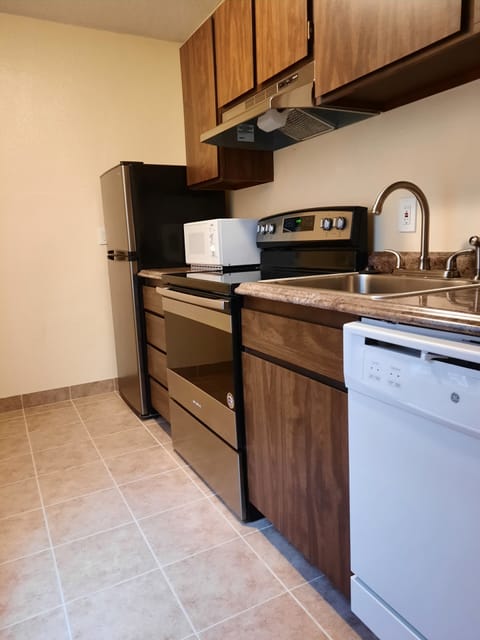 Microwave, coffee/tea maker