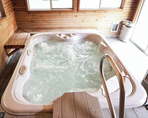 Indoor spa tub