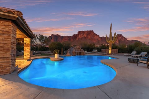 Stunning, up close views of the Superstition Mountains