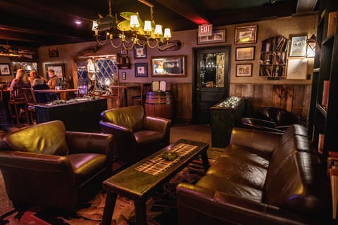 2 bars/lounges, brewpub