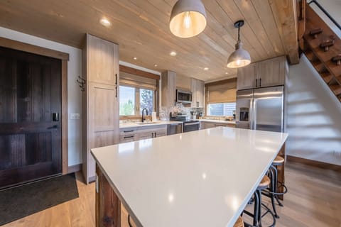 House, Multiple Beds, Hot Tub, Garden View (Getaway at the Wilderness Club) | Private kitchen | Fridge, microwave, oven, stovetop