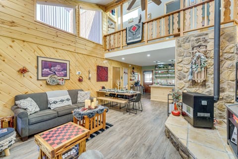 Red River Vacation Rental | 3BR | 2BA | 1,400 Sq Ft | Stairs Required