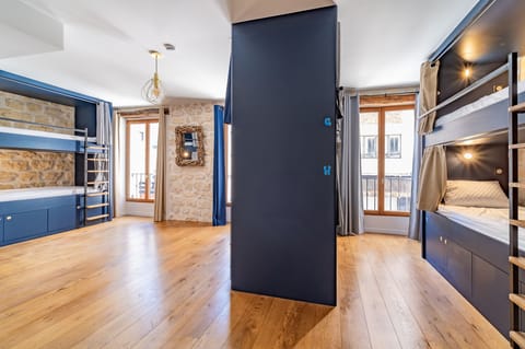 Blackout drapes, soundproofing, free WiFi, bed sheets