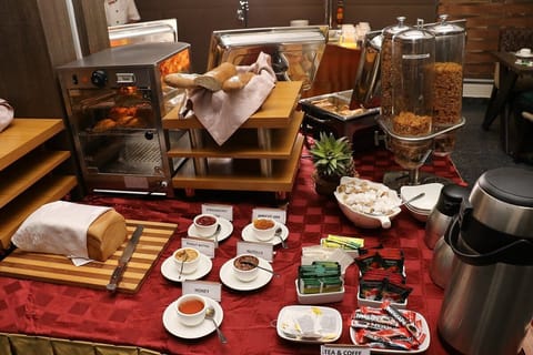 Free daily continental breakfast