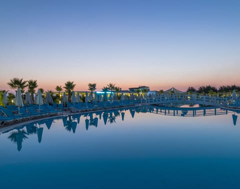 Indoor pool, outdoor pool, sun loungers
