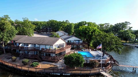 Enjoy the fabulous community pool that overlooks the lake!