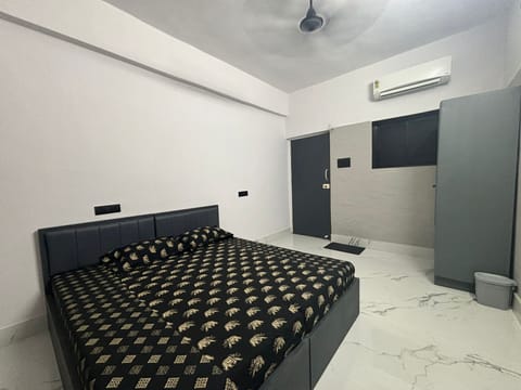 1 bedroom, soundproofing
