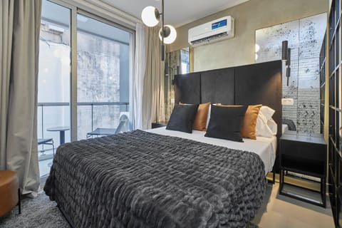 Superior Apartment, Balcony | 1 bedroom, in-room safe, desk, laptop workspace