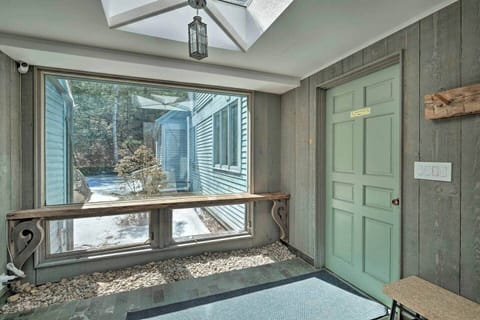 Entry foyer. Right side is main house with rooms 1, 2, 3 and left side has rooms 4 and 5. Please remove shoes in this area. Thank you.