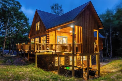 NE view of cabin and hot tub!