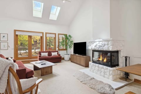 woodrunplace-8-5431_54064239857_o_1
