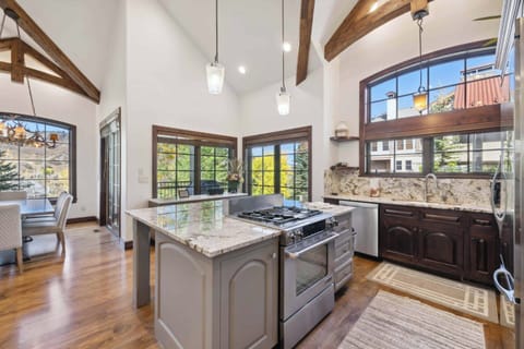 woodrunplace-57-6016_54064251162_o