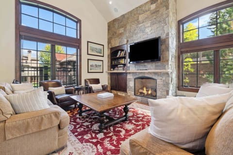 woodrunplace-59-3446_54030314455_o