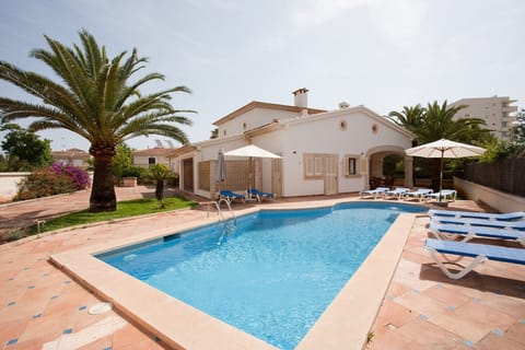 Holiday Home Swimming Pool