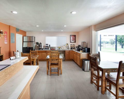 Free continental breakfast