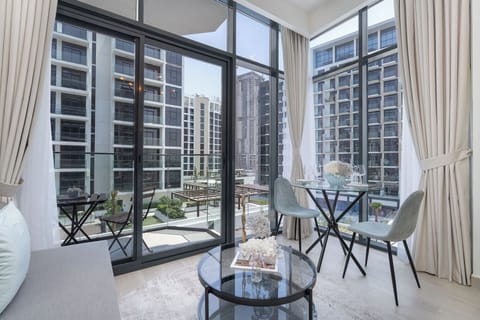 Comfort Studio, Balcony, City View | Living area