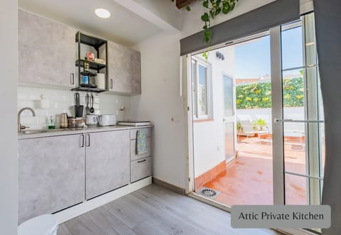 Stovetop, highchair, cookware/dishes/utensils