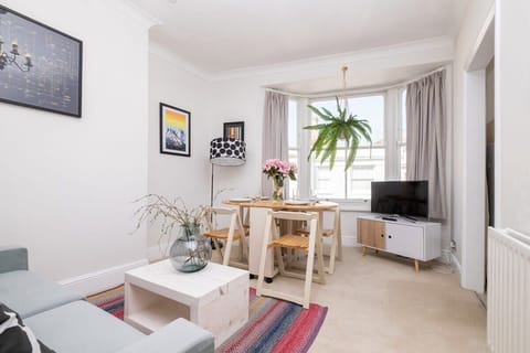 Guildford Apartment, Brighton and Hove - Host & Stay