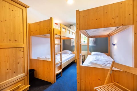 House | 5 bedrooms, bed sheets