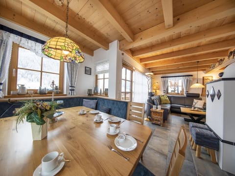 Chalet | Dining