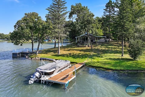 Private pier for swimming, relaxing or fishing- no boat tie up available on this pier