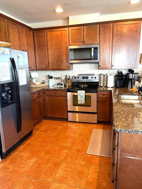 SPACIOUS KITCHEN FOR THE NIGHTS YOU WANT TO COOK YOUR CATCH OF THE DAY