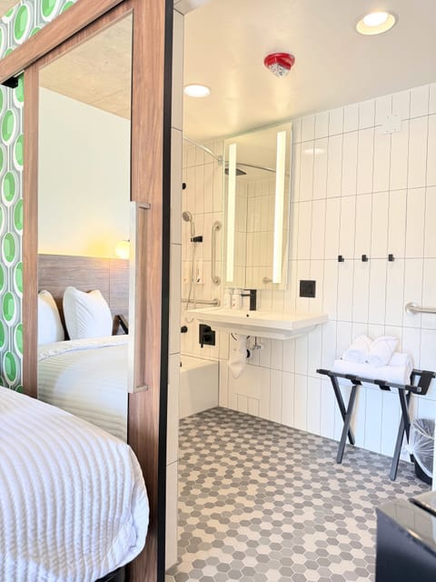 Twin Room, 2 Twin Beds, Accessible, Ground Floor | Bathroom | Designer toiletries, hair dryer, towels, soap