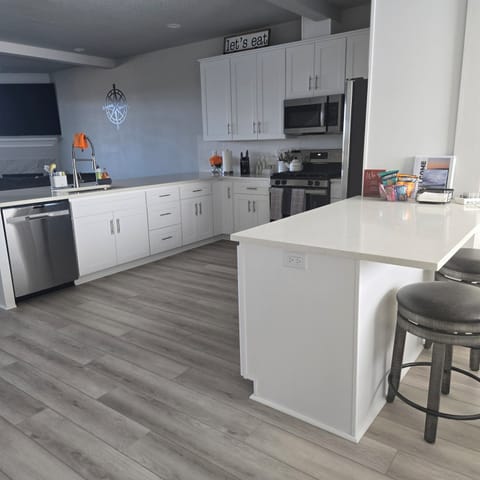 Kitchen area- Plenty of room for several people to move around comfortably.