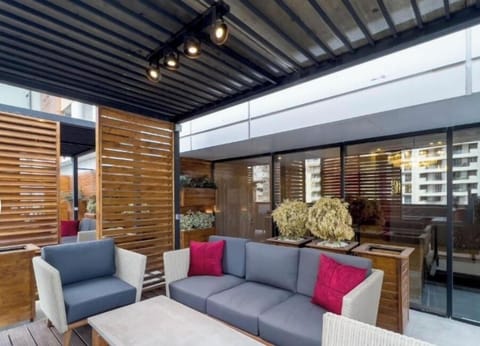 Comfort Double or Twin Room, Balcony, Courtyard View | Living area