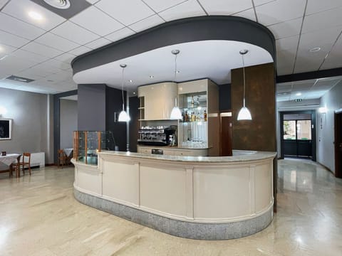 Lobby lounge
