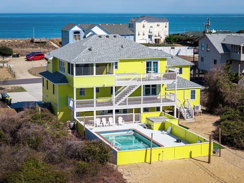 Atlantic Belle (Ocean Front Luxury Room w/ Pool, Spa and GameRm)