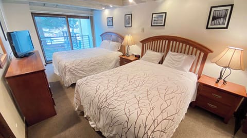 Bedroom with 2 Queen beds and Juliet balcony 