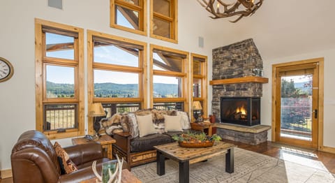 Great Room With Cozy Fireplace